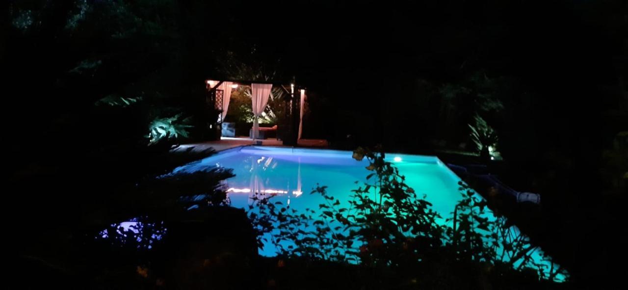 Villa Con Piscina Canale Monterano Eksteriør billede