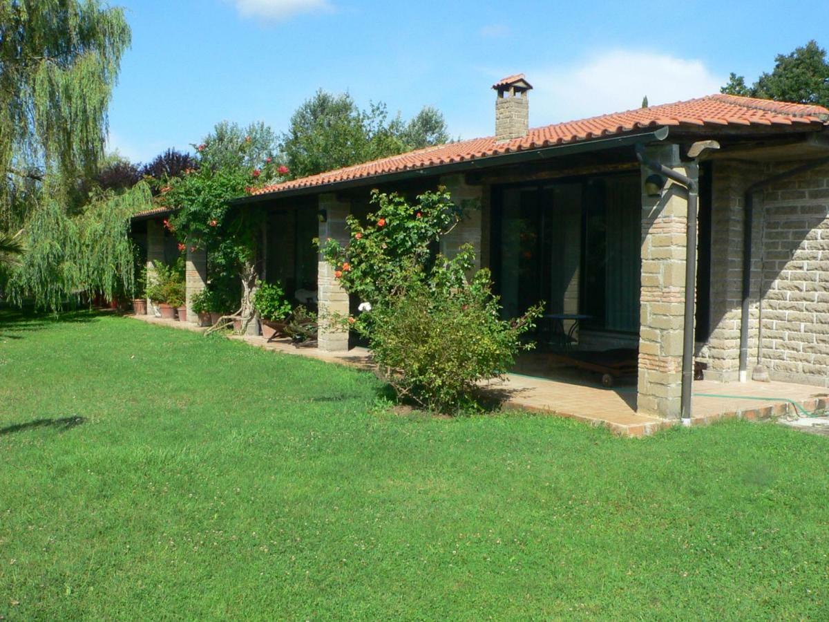 Villa Con Piscina Canale Monterano Eksteriør billede